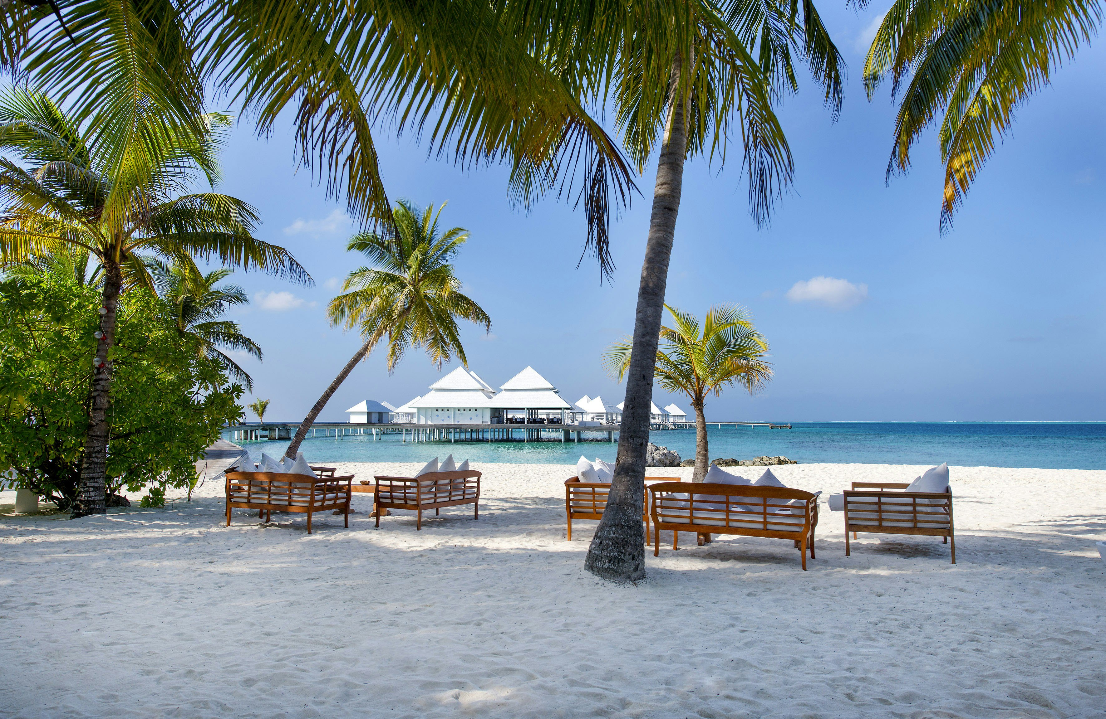 Diamonds Thudufushi Beach & Water Villas 39/44