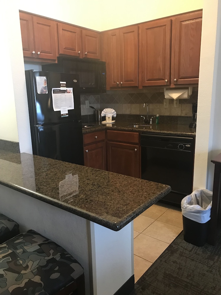 Staybridge Suites Gulf Shores 10/51