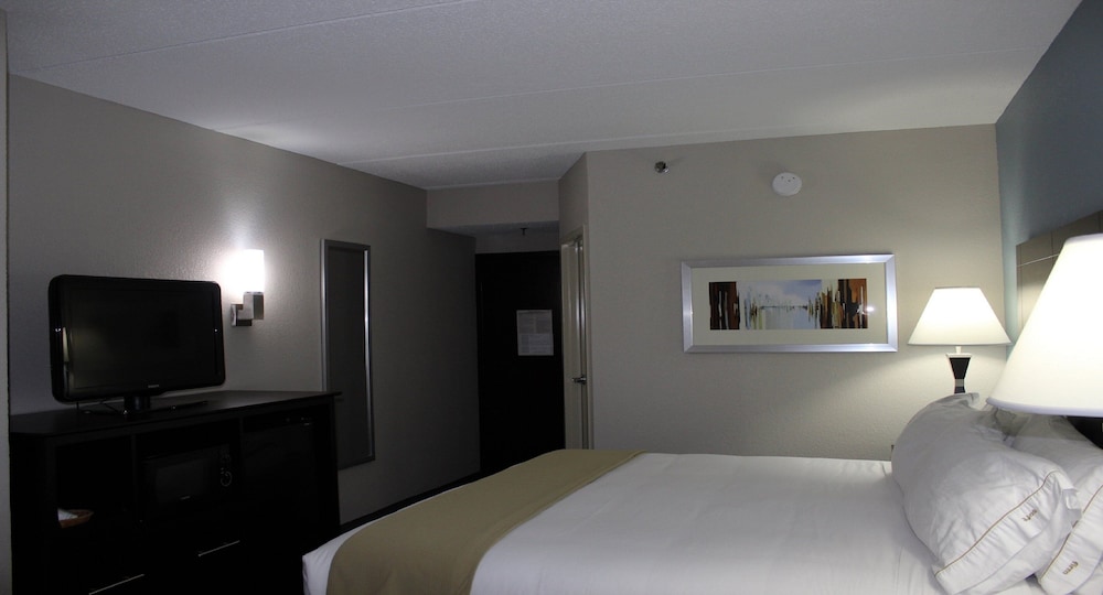 Holiday Inn Express Forsyth 13/42