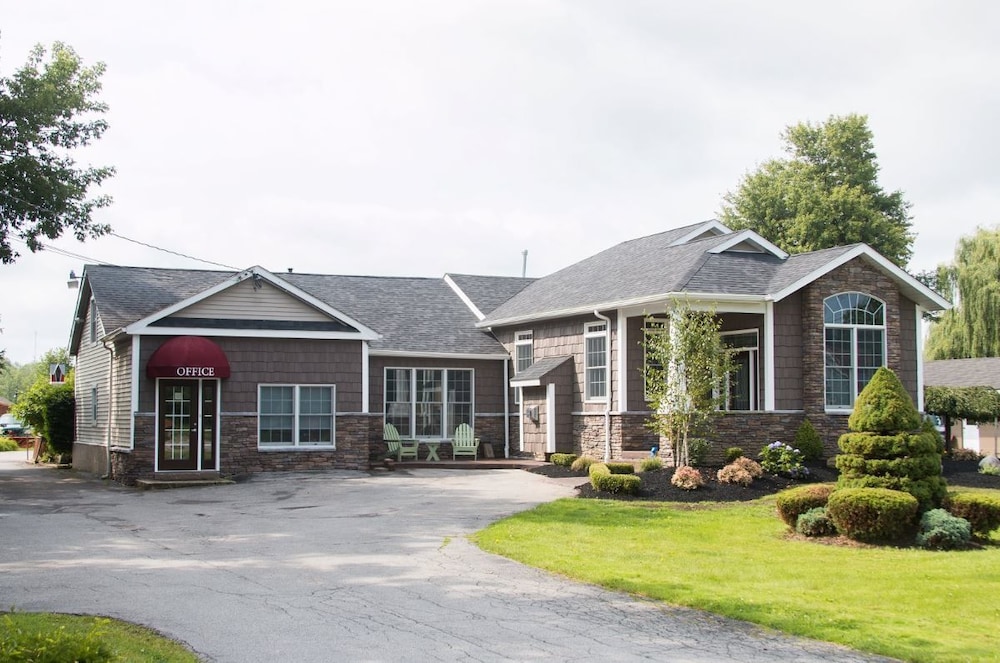Clarence Inn 4/59
