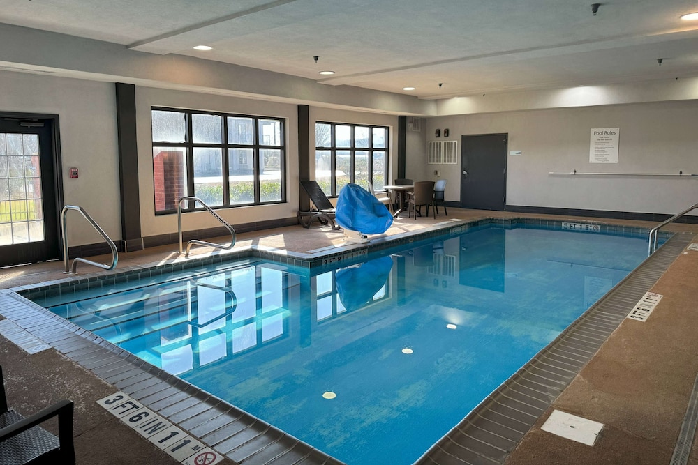 swimming pool spa