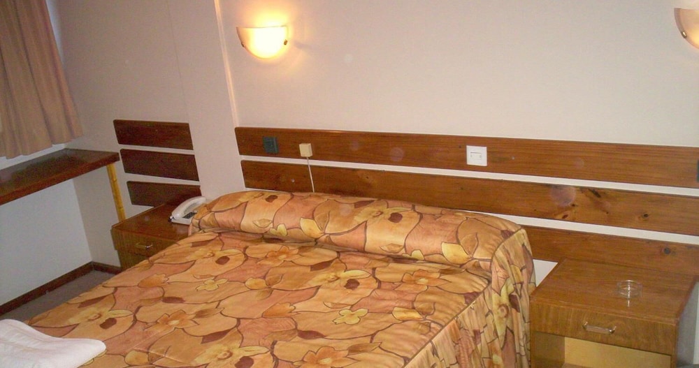 San Rafael Hotel 12/27