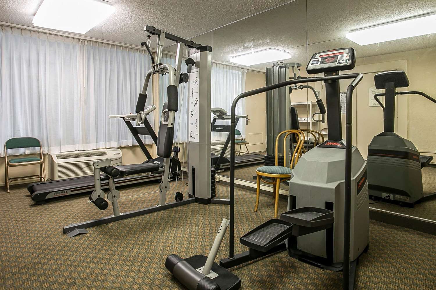 Quality Inn & Suites Santee I-95 14/31