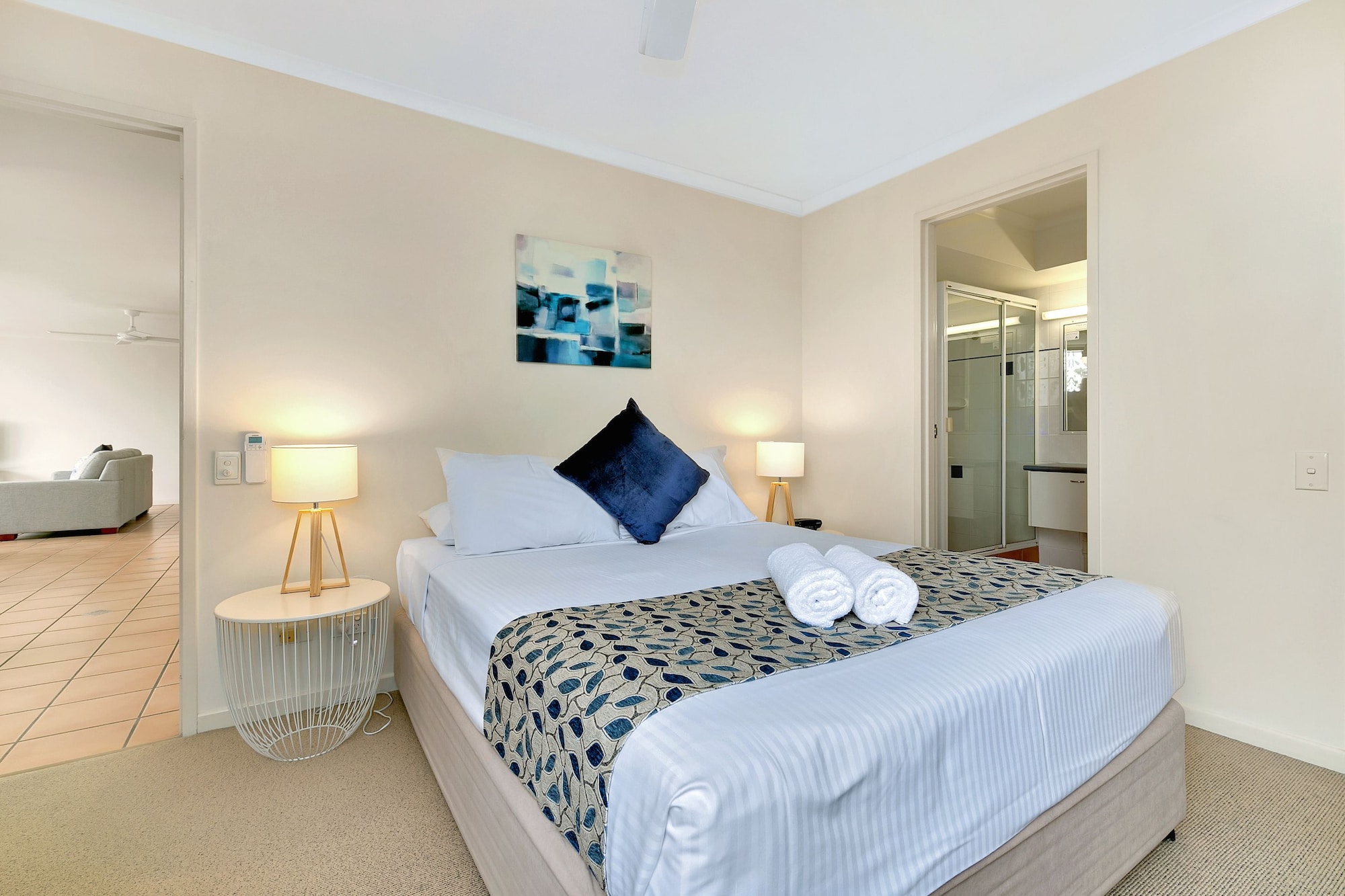 1 BEDROOM, APARTMENT, QUEEN BED, OCEAN VIEW