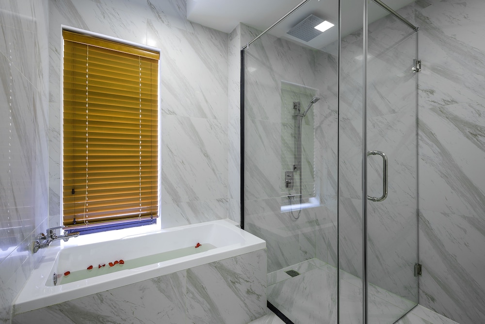 Vinny Boutique Hotel 44/48