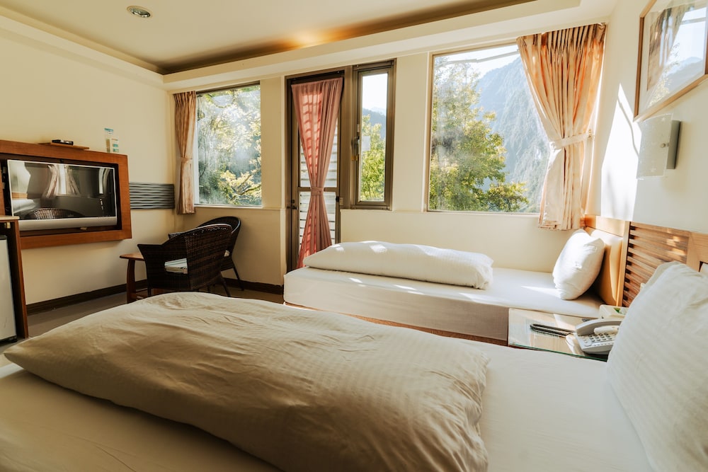 Taroko Tienhsiang Youth Activity Center 20/32