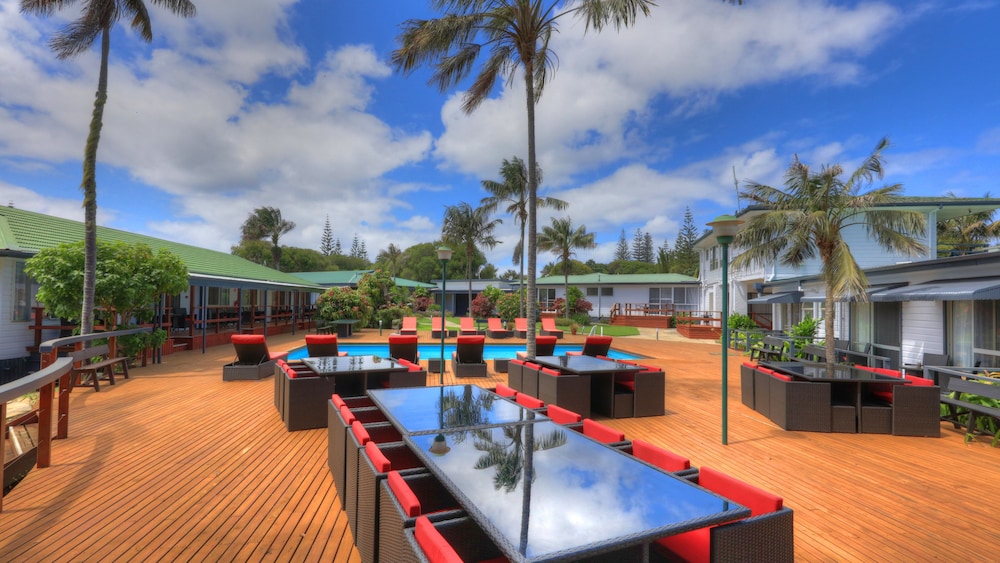 Paradise Hotel And Resort 51/68