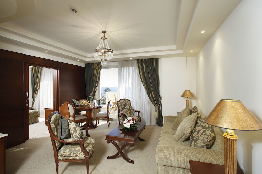 Aquamare Beach Hotel & Spa 37/61