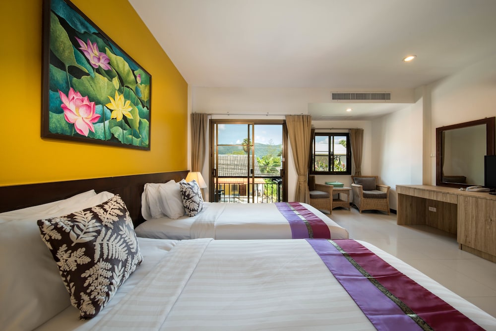 Kamala Beachfront Apartment 17/70