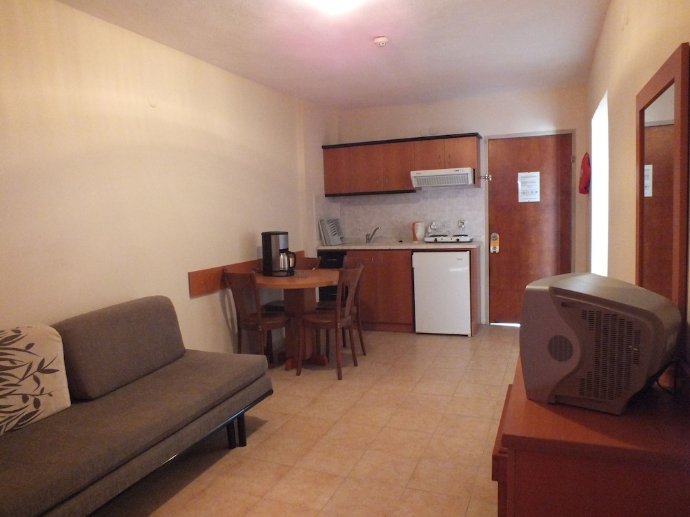 Tuntas Family Suites Kusadasi 13/41