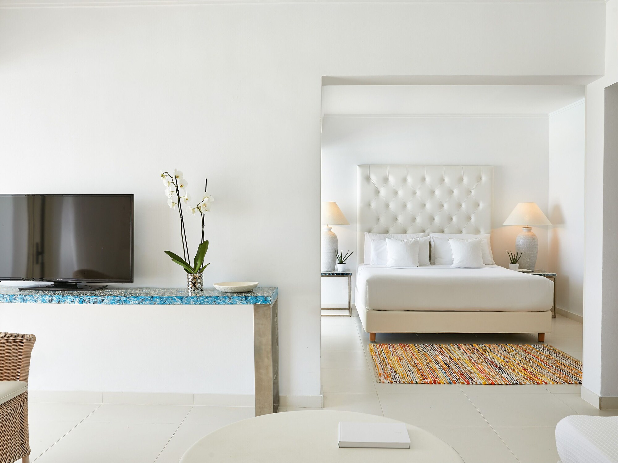 White, Family, King and Twin Beds, Sea View، Grecotel LUXME White 7/10