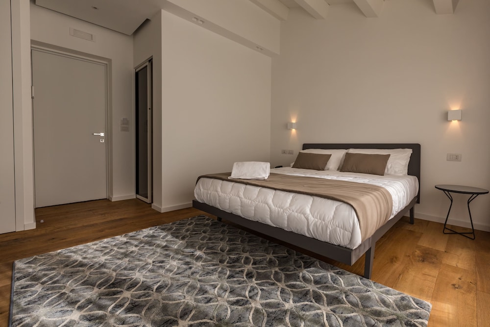 Plebis B&B 14/48