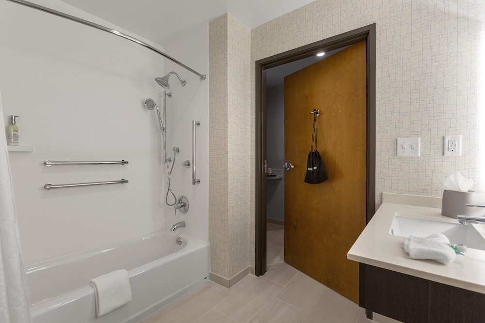 Holiday Inn Express Lake Park 16/41