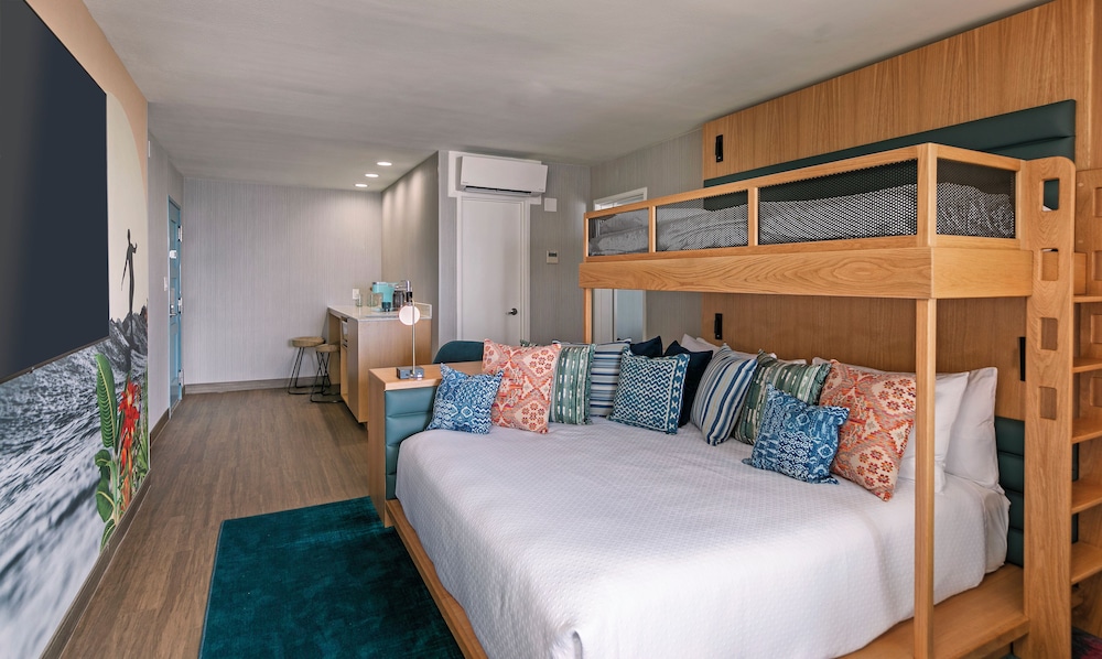 Premium, Suite, 2 Queen Beds, Ocean View, Balcony