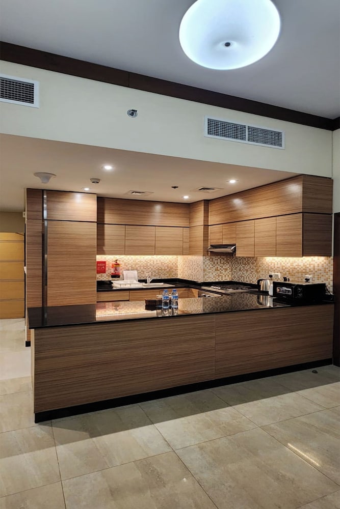 Tulip Al Barsha Hotel Apartment 11/85