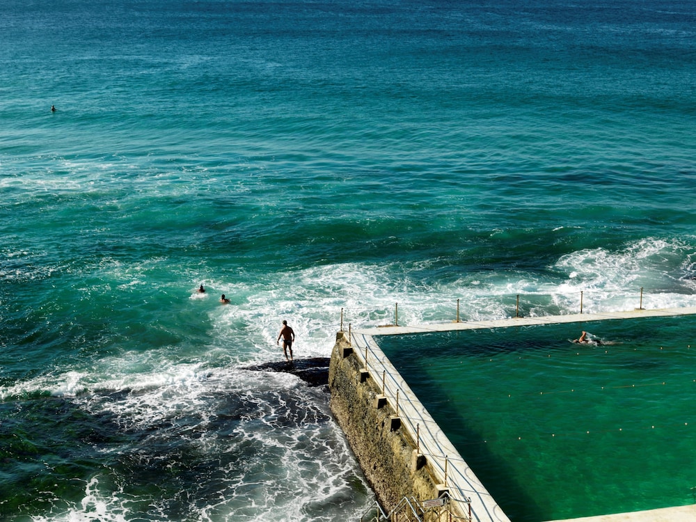 QT Bondi 26/30
