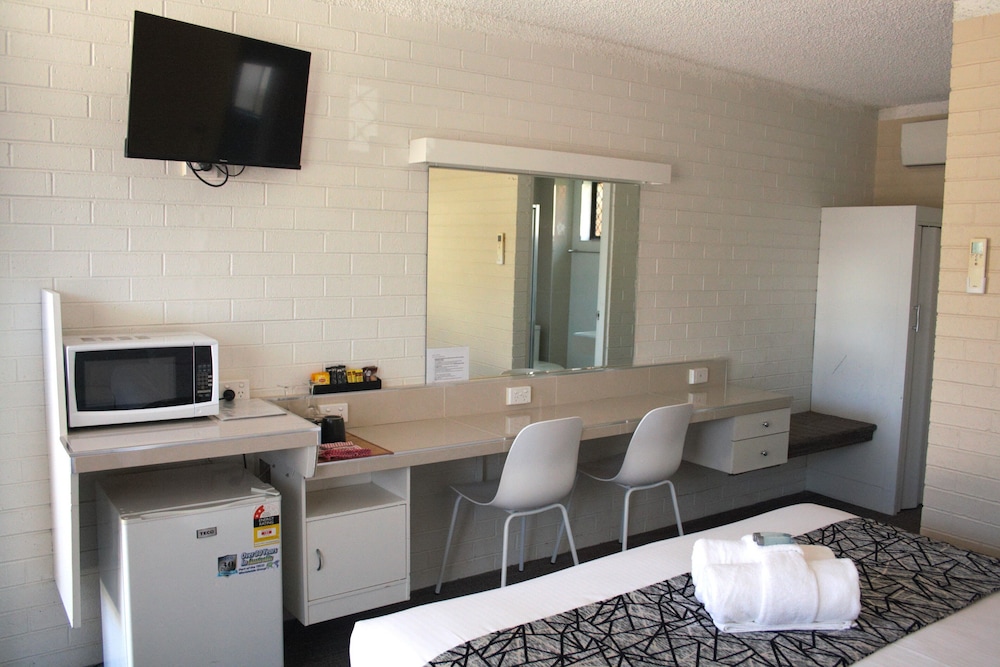 Coastal Bay Motel 57/66