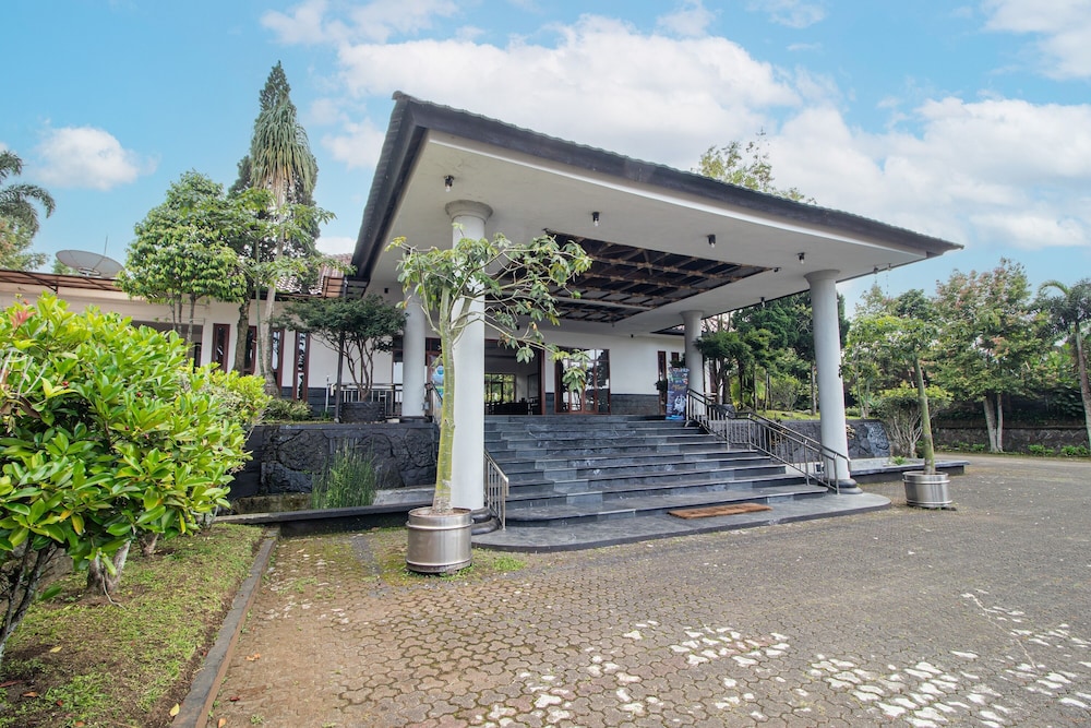 Nirwana Hotel Lembang by ZUZU 43/50