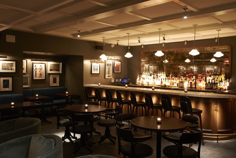 The Drayton Hotel Savannah, Curio Collection by Hilton 40/51