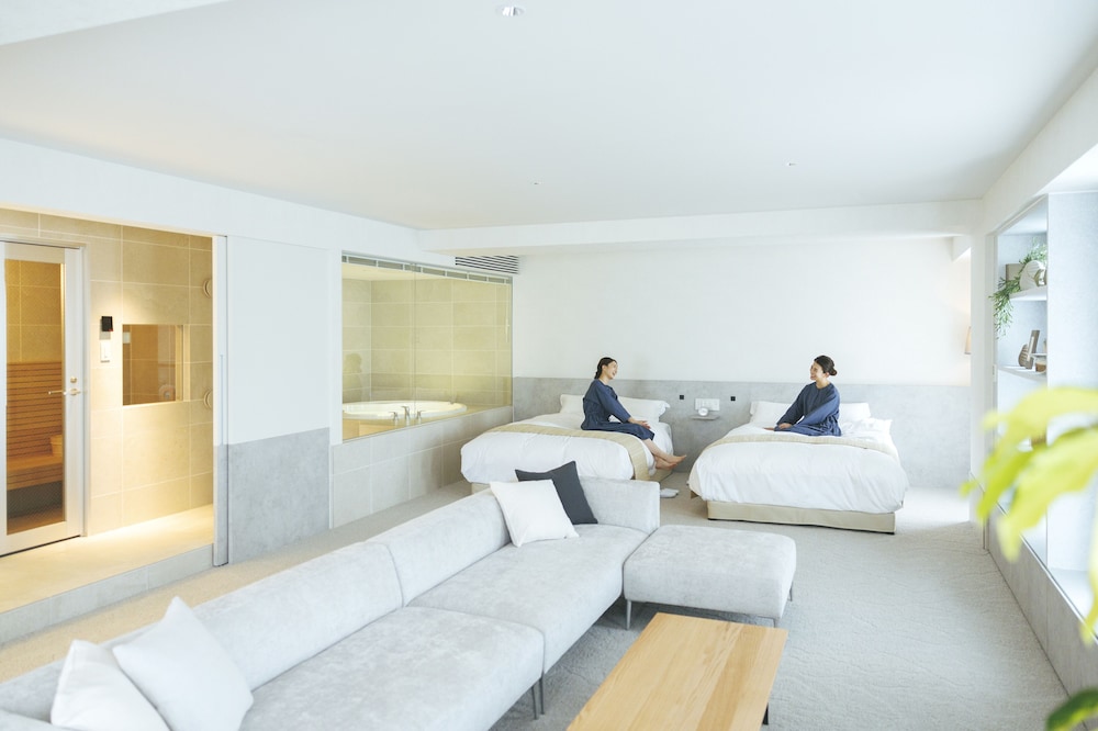 ROYAL, SUITE, SAUNA