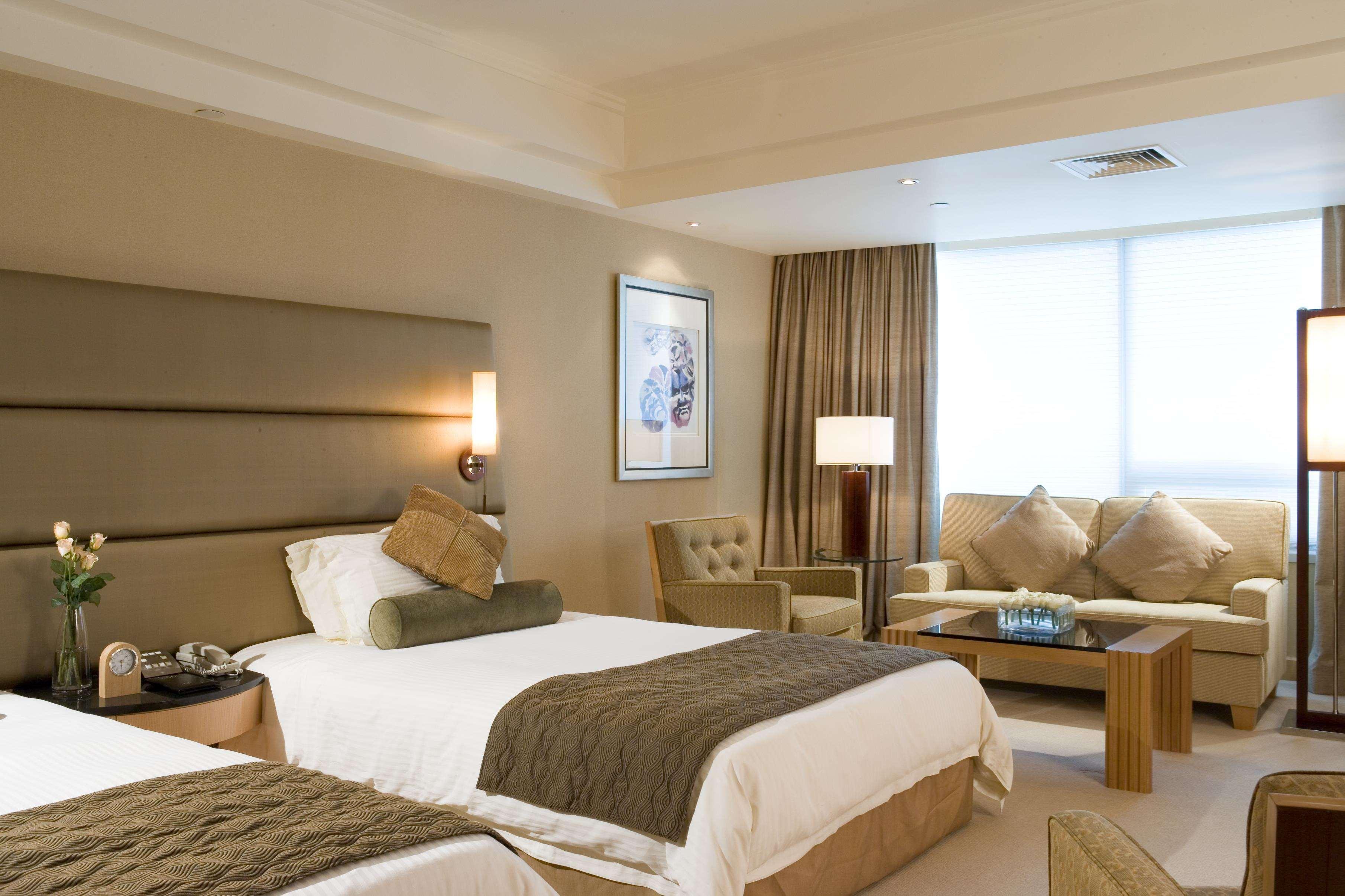 EXECUTIVE, TWIN BEDS, LOUNGE ACCESS