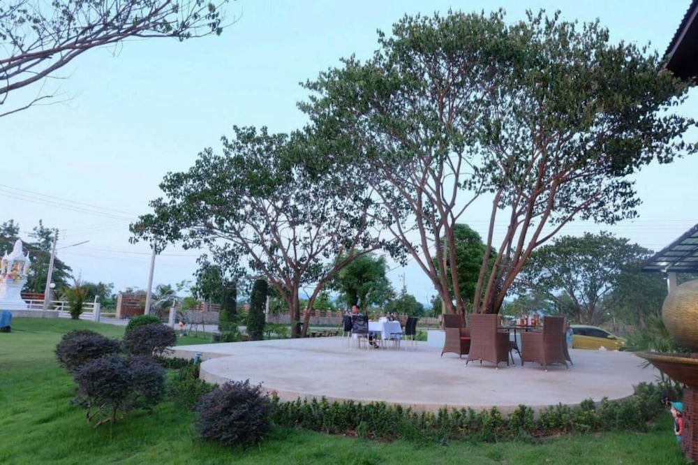 Lampang Green Garden Resort 10/59