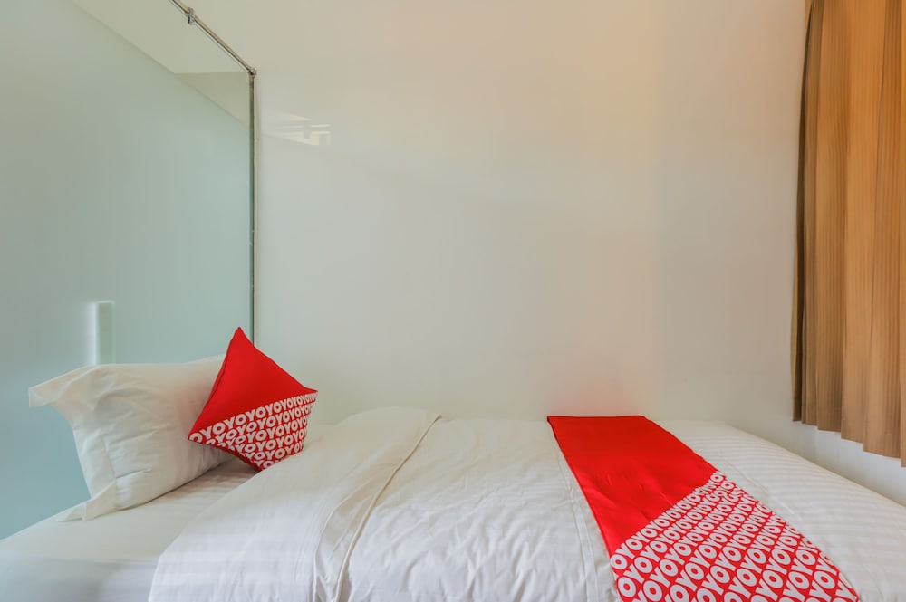 OYO 866 Idola Residence 16/27