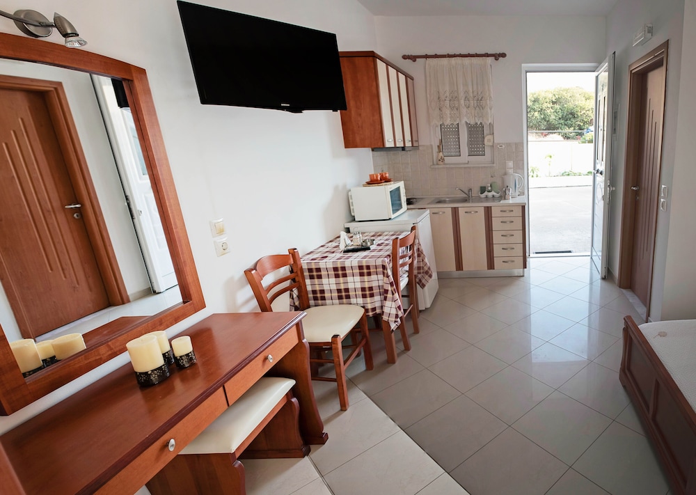 Nephele Apartments 17/50