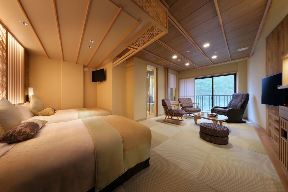 Asaya Hotel 6/50