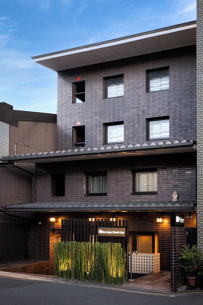 Rinn Sanjo Ohashi East 4/69