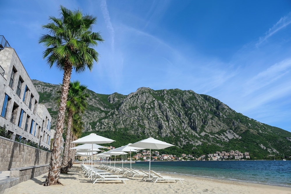 Movenpick Hotel & Residences Teuta Kotor Bay 55/58