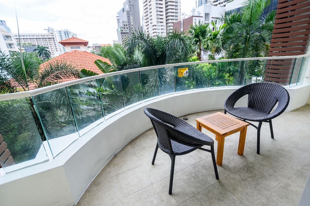 Lohas Residences Sukhumvit 52/71