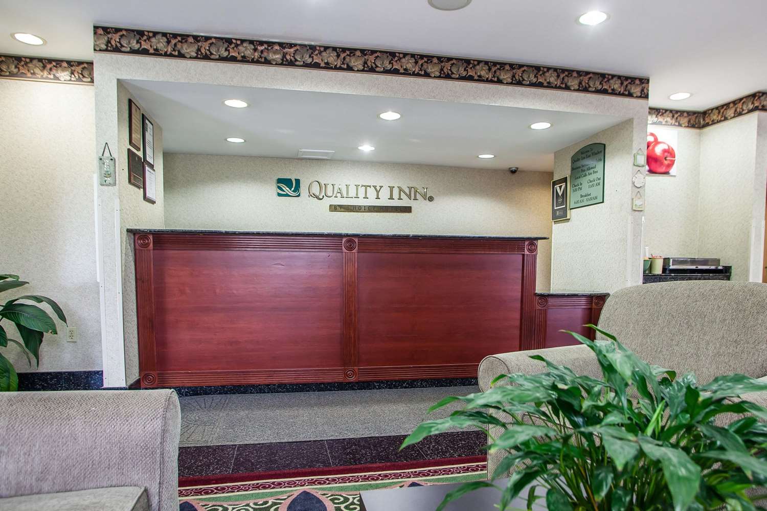 Lobby at Motel6 East Windsor NJ Hightstown, Hightstown