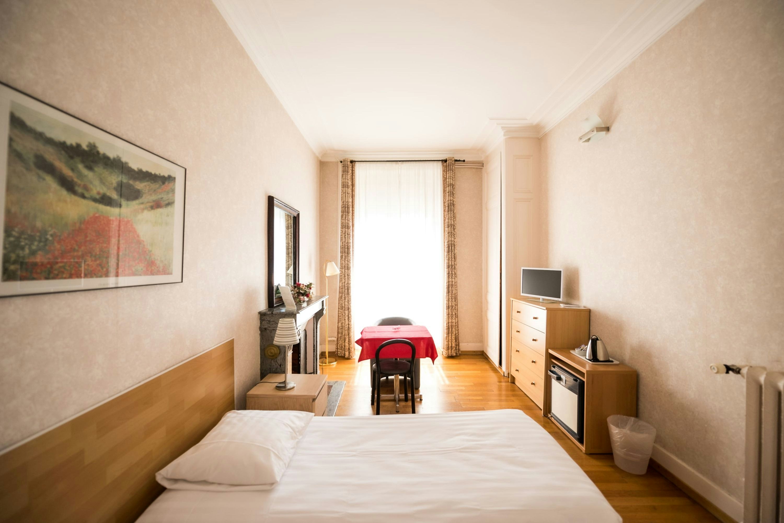 Hotel des Tourelles 11/26