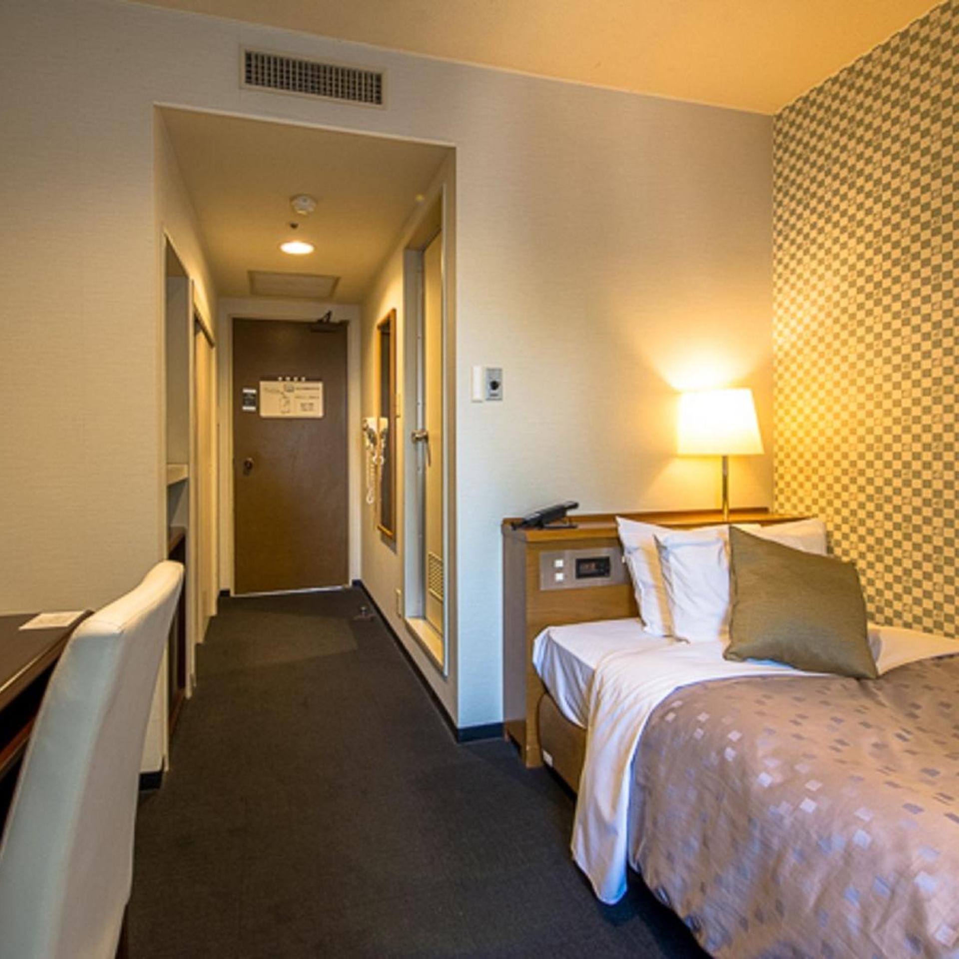 Room, Single