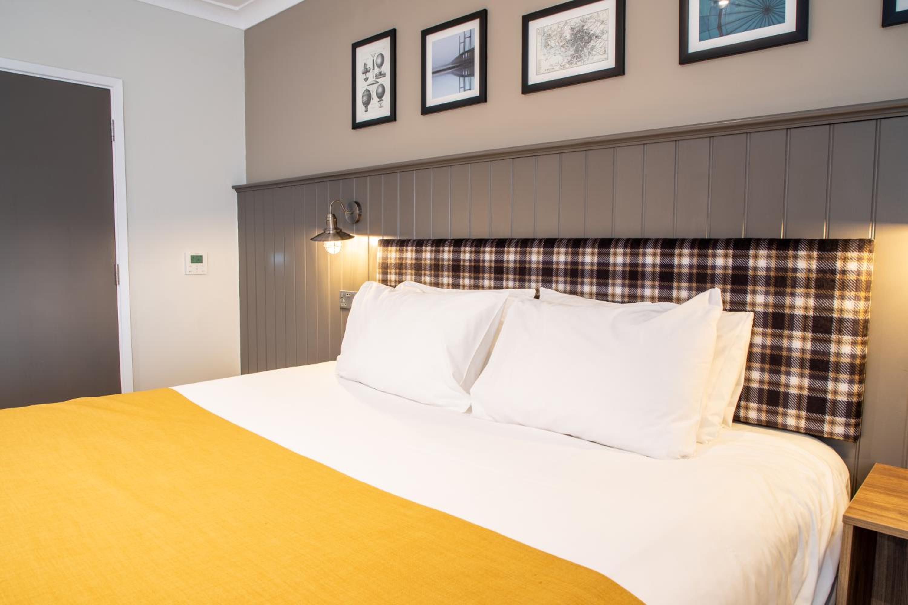 STANDARD, DOUBLE BED
