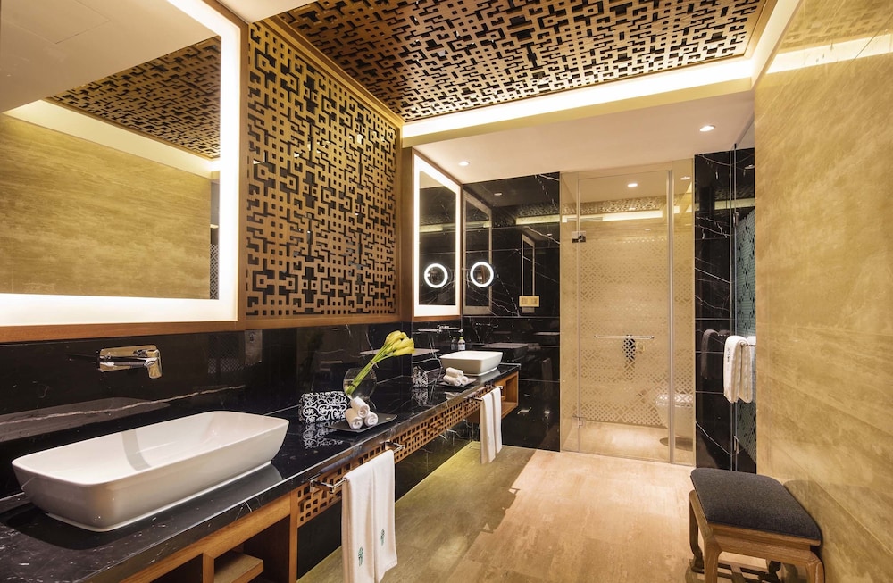 Banyan Tree Jiuzhaigou 47/49