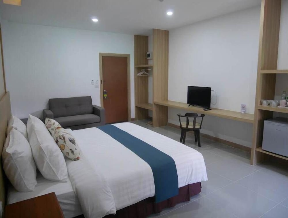 Nine Smiths Hotel Chiang Mai 12/43