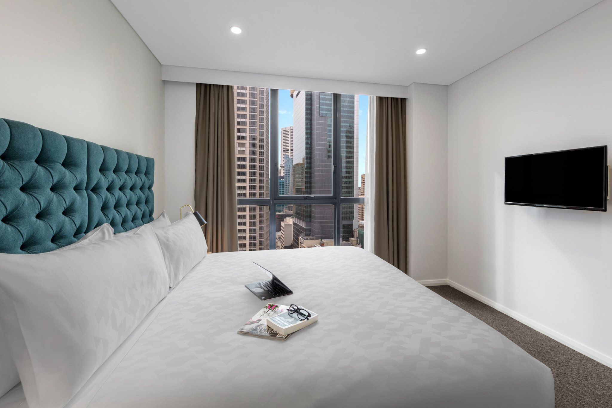 Meriton Suites Pitt Street 28/65
