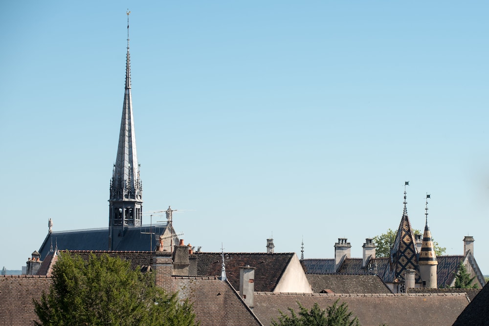 ABBAYE DE MAIZIERES 59/67