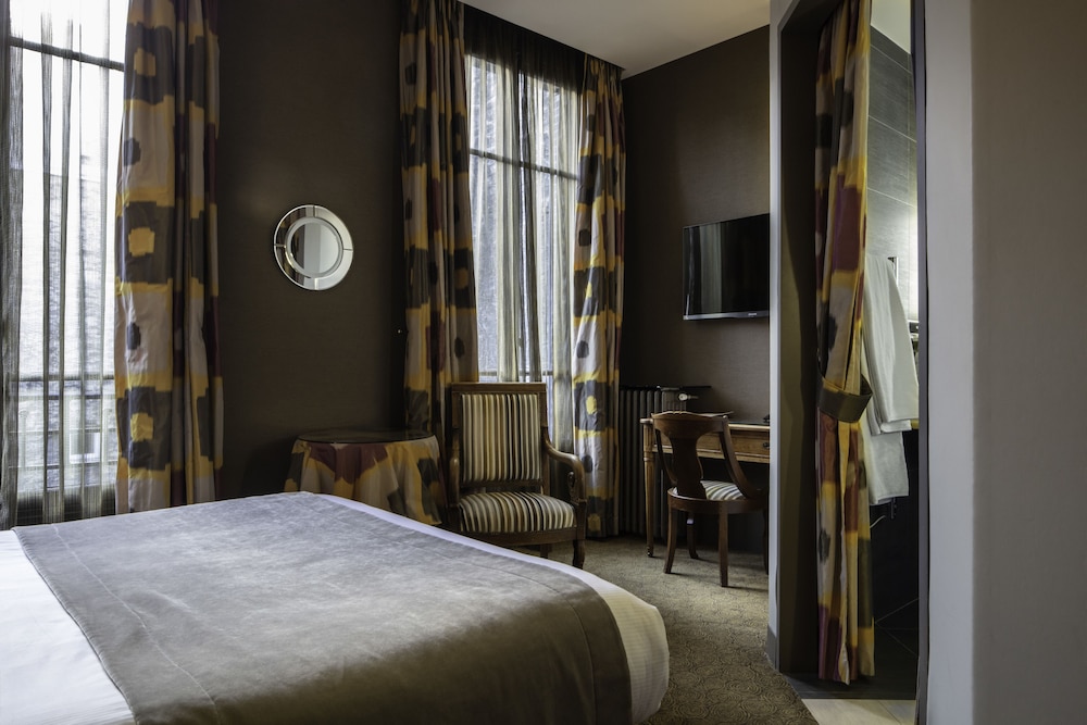 ROOM, TRIPLE