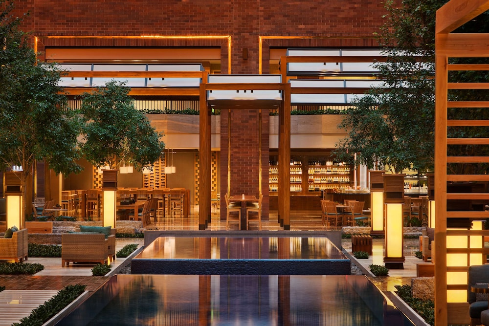 Hilton Anatole 71/90
