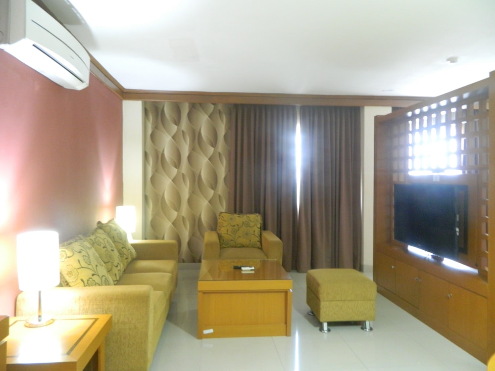 Patra Jakarta 41/62