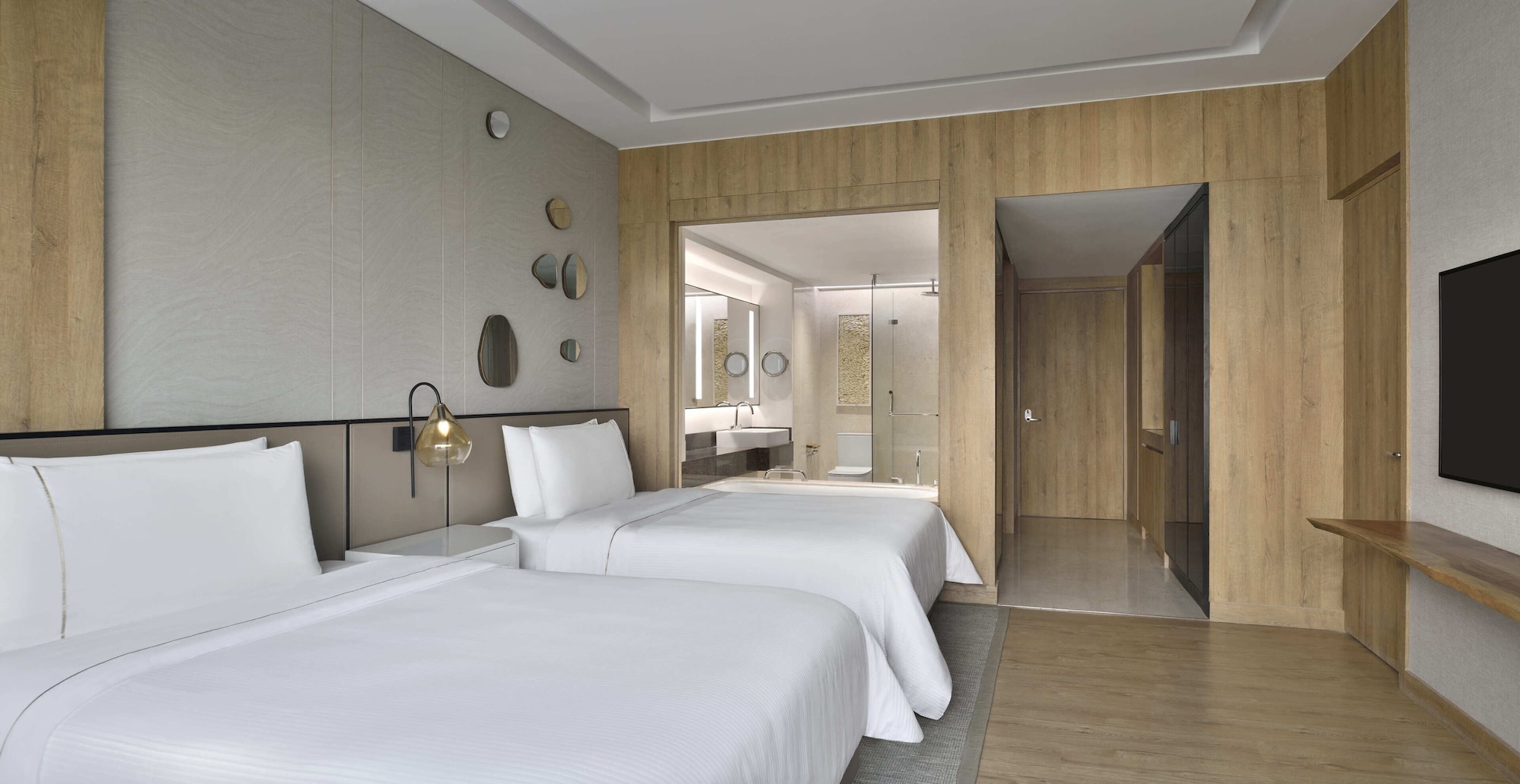 Room, 2 Double Beds, Hill View، The Westin Mumbai Powai Lake (ex Renaissance Mumbai) 3/13