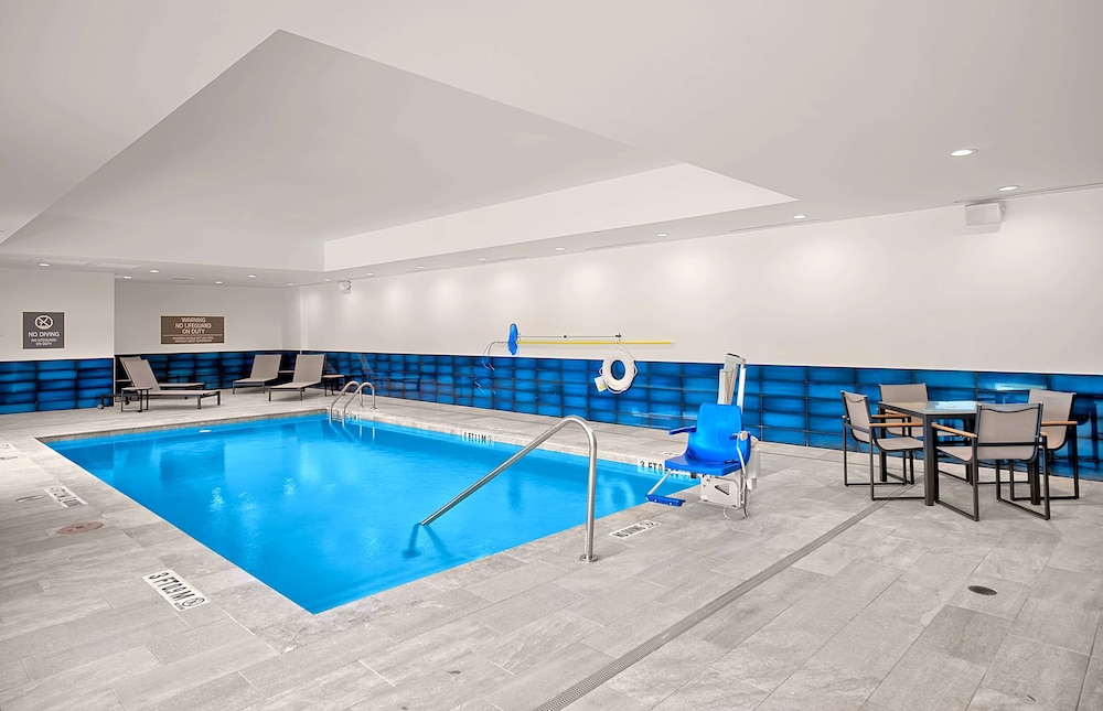 La Quinta Inn & Suites by Wyndham Texas City I 45 50/59