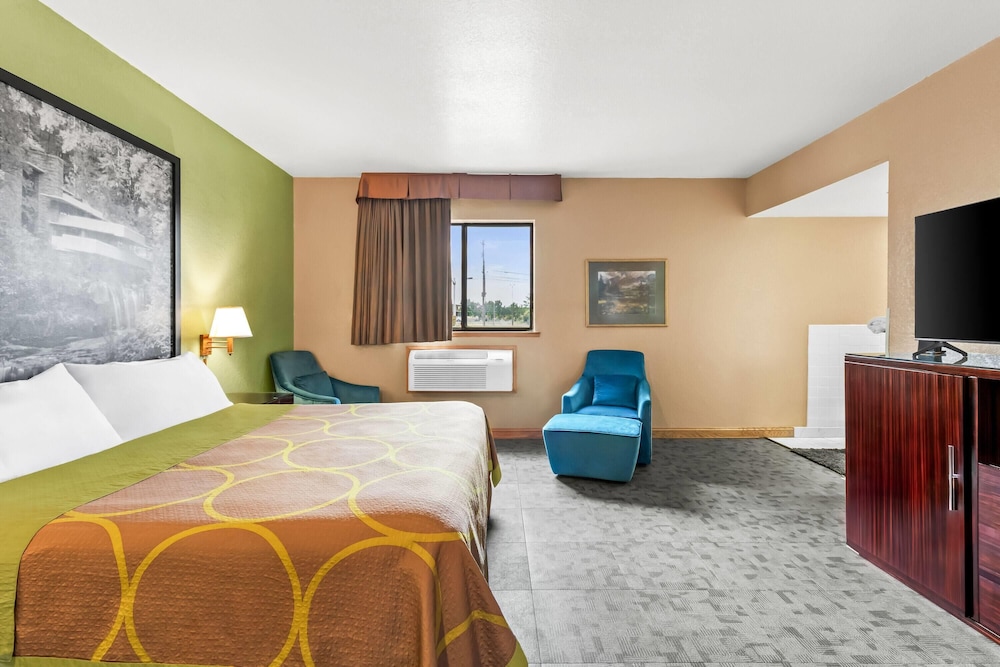جناح بسرير كينج بحوض جاكوزي، Super 8 by Wyndham Uniontown PA 5/10