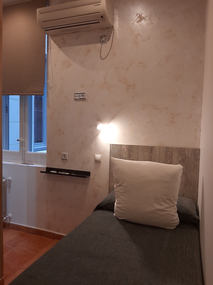 Hostal Las Fuentes 49/66