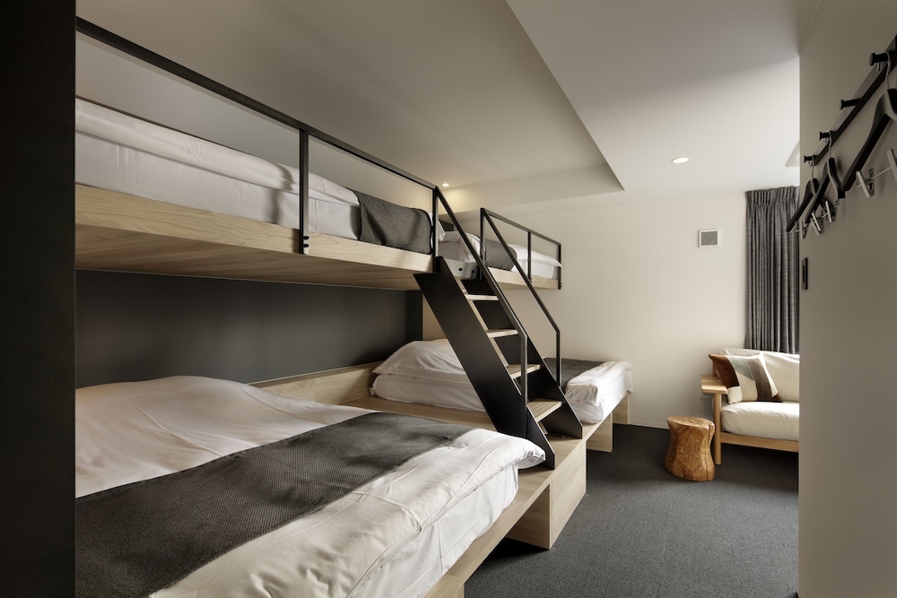 Piece Hostel Sanjo 6/39