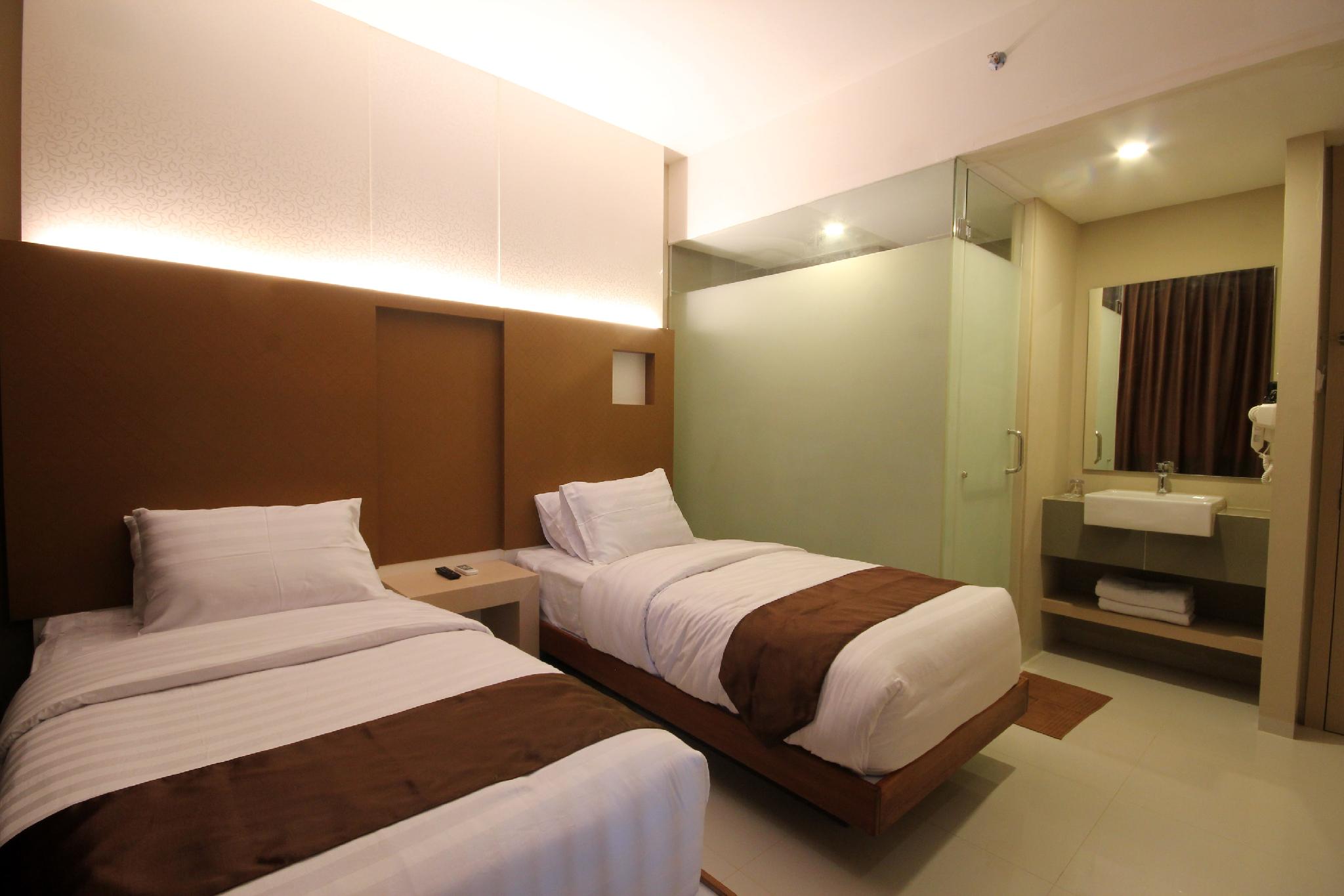 Superior, Twin Beds, No Window