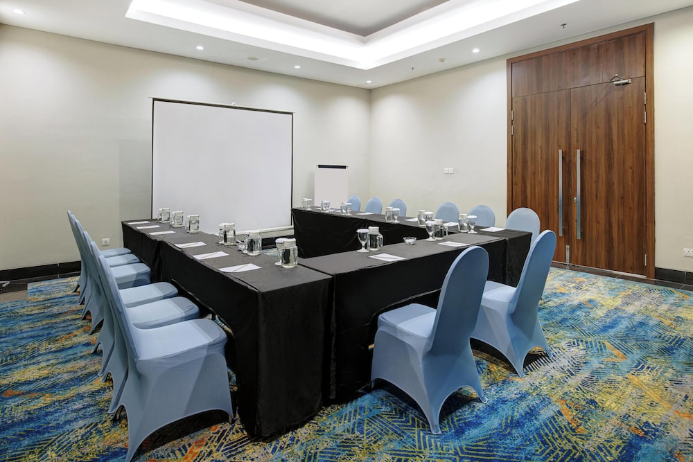 Aston Inn Pantai Losari Makassar 50/55